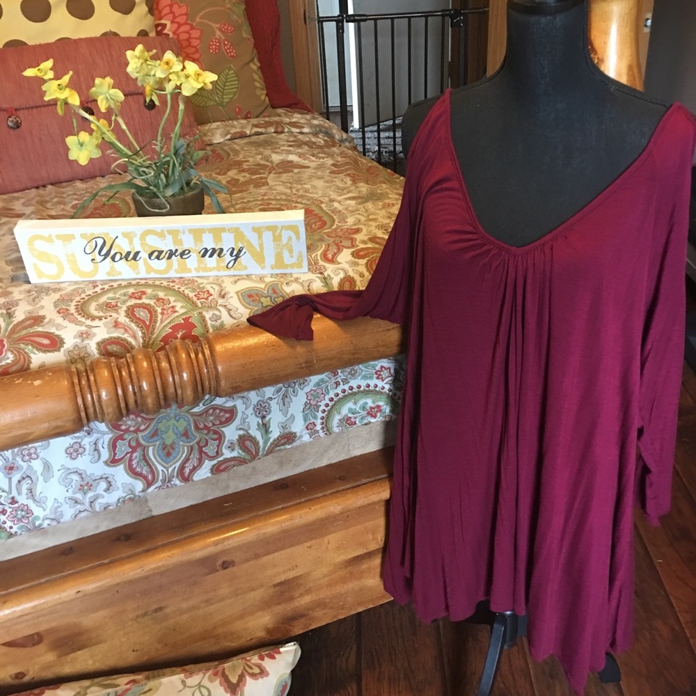 Beautiful burgundy cold shoulder by emerald-1X